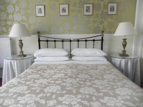 Ashlyn Guest House