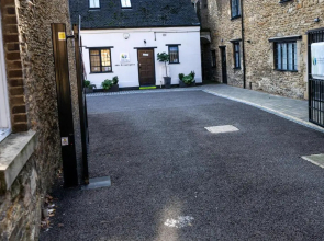 Stylish 2 Bed Apartment, Stunning City Centre Location, with FREE Secure, Gated Parking On-Site & Private WiFi, with Private Entrance & Courtyard Garden & Highly Rated