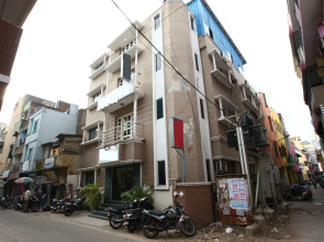 OYO 7810 Keshiv Galaxy Inn