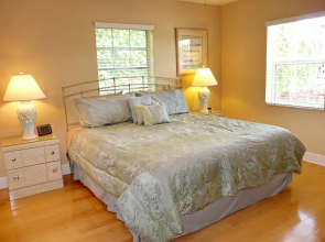 818 Chestnut Court