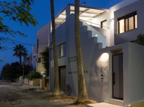 Antigoni's Seaside Lodge