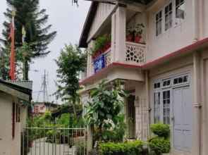 Deki Lodge