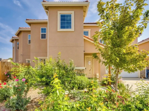 Fresno Home w/ Grill - 9 Mi to Downtown