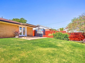 Woodward Home Near Crystal Beach Water Park!