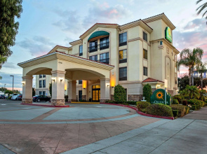La Quinta Inn & Suites by Wyndham NE Long Beach/Cypress