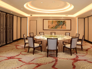 Guangdong Hotel-Free Shuttle & Registration Counter Service during Canton Fair