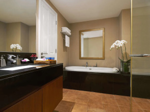 Dusit Suites Hotel Ratchadamri, Bangkok