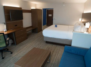 Holiday Inn Express & Suites Merrillville