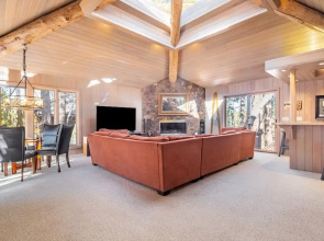 Heavenly Valley by Avantstay Home w Pool Sauna Hot Tub Game Room Tennis Crt Basketball Crt