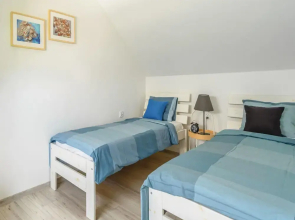 Spacious Holiday Homes With air Conditioning, Pool