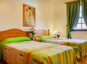 Apartamentos Oasis San Antonio