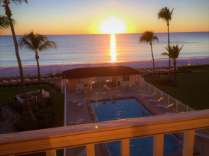 Sally's Dolphin Way Condo