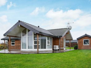 Vintage Holiday Home in Jutland Near Sea