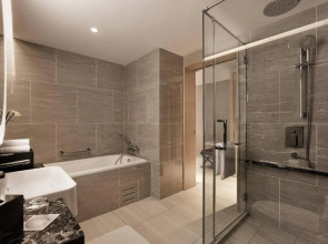 Renaissance Kuala Lumpur Hotel & Convention Centre