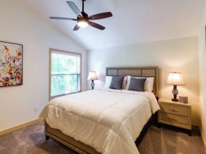 6 Mi to Downtown: Flagstaff Townhome w/ Deck