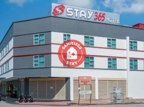 OYO 89386 Stay 365 Hotel