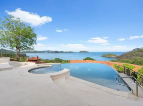 Stylish Villa with Brand-New Furniture, Panoramic Ocean Views, and Infinity Swimming Pool & Hot Tub