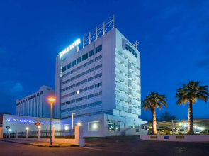 Al Falaj Hotel