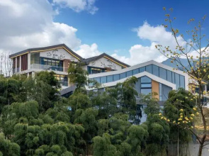 Banshanyinzhu Panda Hotel