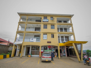 Reinah Tourist Hotel