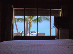 Bangrak Pier Bungalow