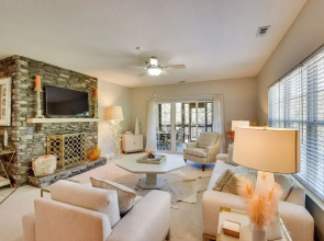 Balcony & Golf Course View! Condo at Kingwood