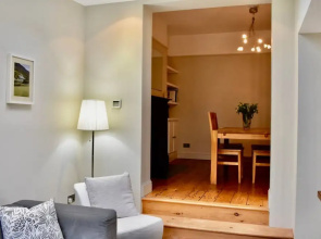 Newly Renovated 2 Bedroom Georgian House in Fairview