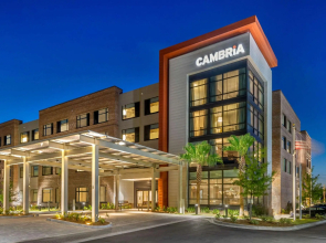 DoubleTree by Hilton Charleston Riverview
