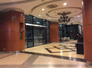 2775 sqf Sunset Luxury Condo