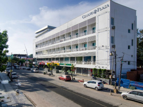 Cenang Plaza Beach Hotel