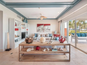 Apt w 2br-beachfront Private Pool in Sotogrande