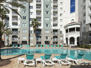 The Point Hotel & Suites