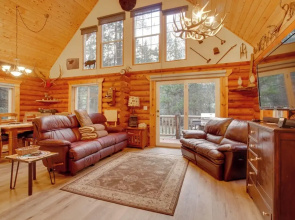 Donnelly Cabin w/ Private Deck: Near Lake Cascade!