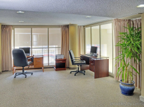 Holiday Inn Hotel & Suites London by IHG