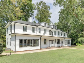 Home on Sprawling Estate, 6 Mi to Dtwn Spartanburg