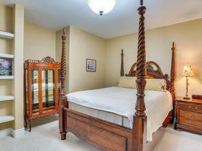 Elegant 6,300-sq-ft Family Home w/ Hot Tub in Orem