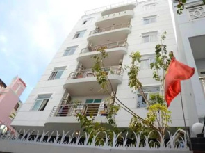 Smiley Apartment 8