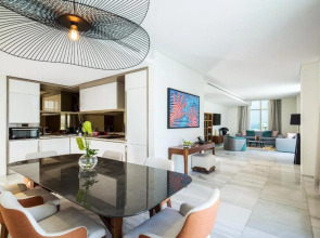 Th8 Palm Dubai Beach Resort, Vignette Collection, by IHG