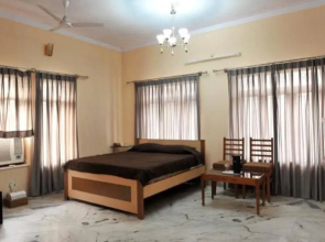 Taru Inn