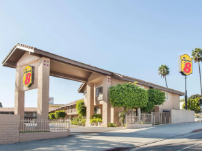 Super 8 by Wyndham Los Angeles/Alhambra