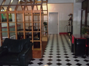 Nickel Travellers Inn