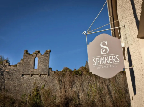 Spinners on Castle Street