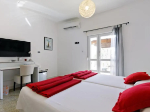 Ark Beach Hotel