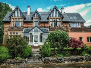 Ravenswood House
