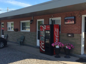 Trunk Road Motel