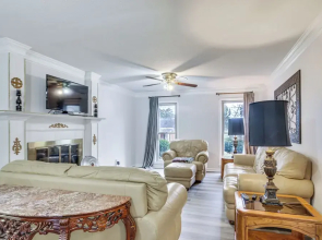 Spacious Augusta Home Near Golf, Shopping & More!