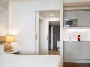 Duquesa Suites Landmark Hotel by Duquessa Hotel Collection