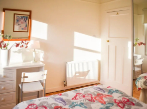 Spacious 3 Bedroom Apartment in Edinburgh