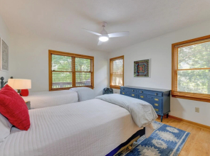 Pet-friendly Waynesville Retreat w/ Hot Tub!