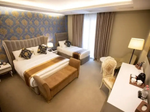 FAFA Aqua Blue Hotel